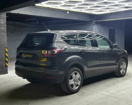 Серый Форд Эскейп, объемом двигателя 2.5 л и пробегом 306 тыс. км за 9800 $, фото 5 на Automoto.ua