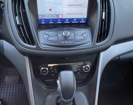 Серый Форд Эскейп, объемом двигателя 1.6 л и пробегом 110 тыс. км за 12500 $, фото 14 на Automoto.ua