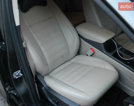 Сірий Форд Ескейп, об'ємом двигуна 1.5 л та пробігом 152 тис. км за 13000 $, фото 13 на Automoto.ua