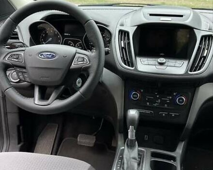 Сірий Форд Ескейп, об'ємом двигуна 2 л та пробігом 220 тис. км за 12700 $, фото 6 на Automoto.ua