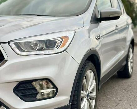 Серый Форд Эскейп, объемом двигателя 1.5 л и пробегом 139 тыс. км за 11900 $, фото 3 на Automoto.ua