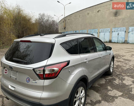 Серый Форд Эскейп, объемом двигателя 1.5 л и пробегом 206 тыс. км за 8999 $, фото 3 на Automoto.ua