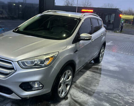 Серый Форд Эскейп, объемом двигателя 2 л и пробегом 113 тыс. км за 16500 $, фото 2 на Automoto.ua