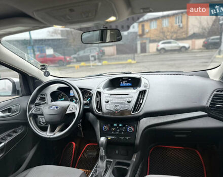 Серый Форд Эскейп, объемом двигателя 2 л и пробегом 190 тыс. км за 9400 $, фото 16 на Automoto.ua