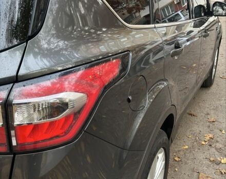 Сірий Форд Ескейп, об'ємом двигуна 1.5 л та пробігом 143 тис. км за 13000 $, фото 5 на Automoto.ua