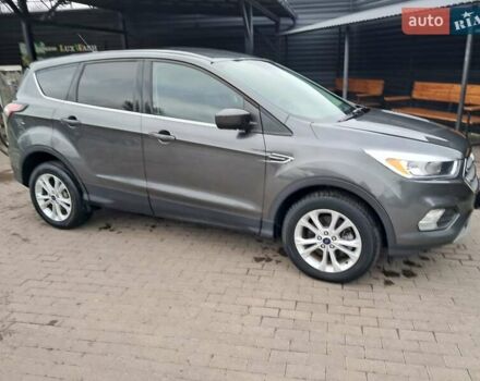 Сірий Форд Ескейп, об'ємом двигуна 1.5 л та пробігом 218 тис. км за 10500 $, фото 12 на Automoto.ua