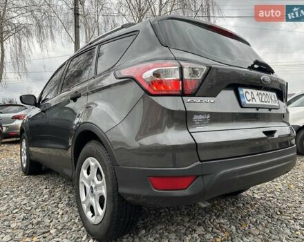 Серый Форд Эскейп, объемом двигателя 2.5 л и пробегом 171 тыс. км за 11950 $, фото 4 на Automoto.ua