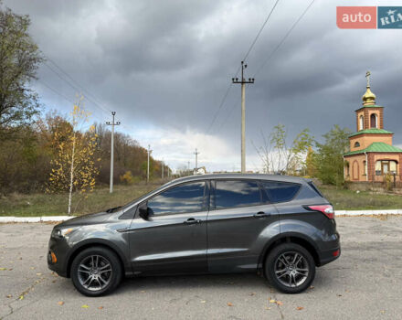 Форд Эскейп 2017 в Кропивницком (Кировограде) на Automoto.ua Серый Форд Эскейп, объемом двигателя 2.5 л и пробегом 98 тыс. км за 13900 $, фото 3 на Automoto.ua
