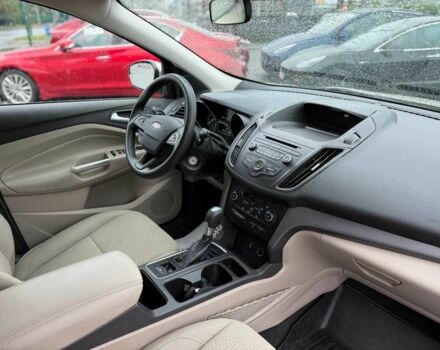 Сірий Форд Ескейп, об'ємом двигуна 1.5 л та пробігом 137 тис. км за 10100 $, фото 4 на Automoto.ua