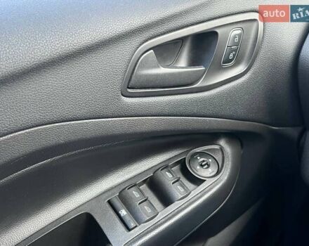 Серый Форд Эскейп, объемом двигателя 2.5 л и пробегом 113 тыс. км за 12490 $, фото 23 на Automoto.ua