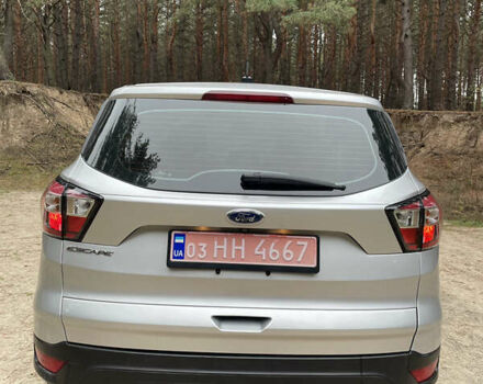 Серый Форд Эскейп, объемом двигателя 2.5 л и пробегом 141 тыс. км за 12500 $, фото 6 на Automoto.ua