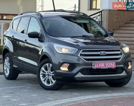 Серый Форд Эскейп, объемом двигателя 1.5 л и пробегом 176 тыс. км за 11999 $, фото 1 на Automoto.ua