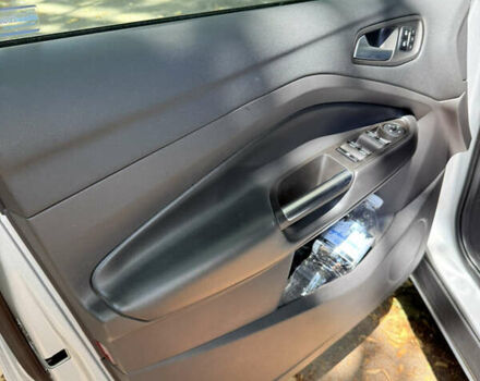 Серый Форд Эскейп, объемом двигателя 2 л и пробегом 84 тыс. км за 17000 $, фото 9 на Automoto.ua