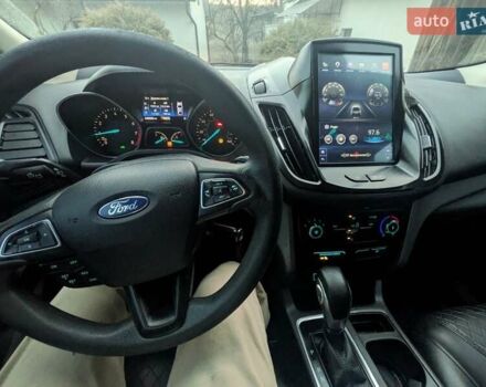 Серый Форд Эскейп, объемом двигателя 2.5 л и пробегом 247 тыс. км за 10300 $, фото 10 на Automoto.ua