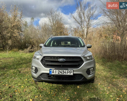 Форд Эскейп 2017 в Белой Церкве на Automoto.ua Серый Форд Эскейп, объемом двигателя 2.5 л и пробегом 195 тыс. км за 12600 $, фото 2 на Automoto.ua