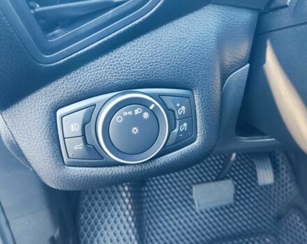 Серый Форд Эскейп, объемом двигателя 1.5 л и пробегом 81 тыс. км за 12200 $, фото 13 на Automoto.ua