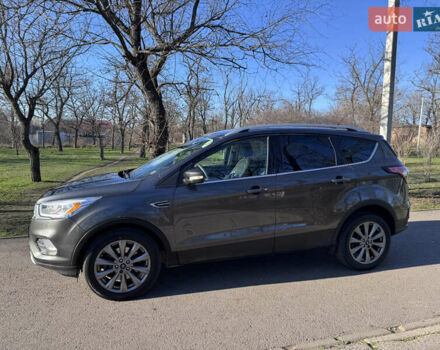 Серый Форд Эскейп, объемом двигателя 2 л и пробегом 249 тыс. км за 13500 $, фото 7 на Automoto.ua