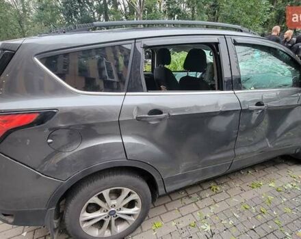 Сірий Форд Ескейп, об'ємом двигуна 1.5 л та пробігом 112 тис. км за 6500 $, фото 2 на Automoto.ua