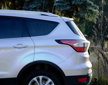 Сірий Форд Ескейп, об'ємом двигуна 2 л та пробігом 137 тис. км за 12900 $, фото 9 на Automoto.ua