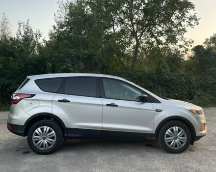 Форд Эскейп 2017 в Кременчуге на Automoto.ua Серый Форд Эскейп, объемом двигателя 2.5 л и пробегом 141 тыс. км за 12600 $, фото 2 на Automoto.ua