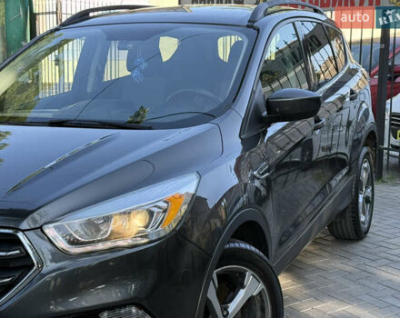 Сірий Форд Ескейп, об'ємом двигуна 1.5 л та пробігом 92 тис. км за 13999 $, фото 3 на Automoto.ua