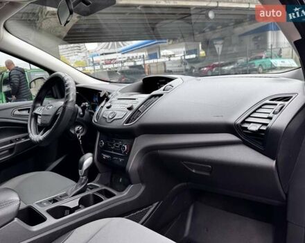 Серый Форд Эскейп, объемом двигателя 2.49 л и пробегом 139 тыс. км за 13500 $, фото 10 на Automoto.ua