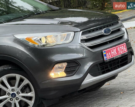 Серый Форд Эскейп, объемом двигателя 1.5 л и пробегом 176 тыс. км за 12850 $, фото 5 на Automoto.ua