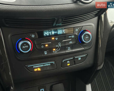 Серый Форд Эскейп, объемом двигателя 1.5 л и пробегом 102 тыс. км за 11500 $, фото 38 на Automoto.ua