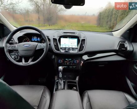 Сірий Форд Ескейп, об'ємом двигуна 2 л та пробігом 204 тис. км за 12200 $, фото 28 на Automoto.ua