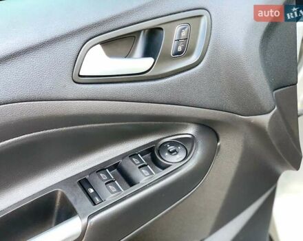 Серый Форд Эскейп, объемом двигателя 1.5 л и пробегом 118 тыс. км за 14690 $, фото 21 на Automoto.ua