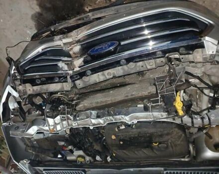 Серый Форд Эскейп, объемом двигателя 1.5 л и пробегом 142 тыс. км за 6500 $, фото 5 на Automoto.ua