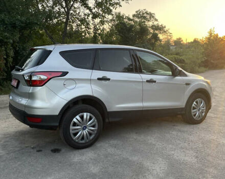 Форд Эскейп 2017 в Кременчуге на Automoto.ua Серый Форд Эскейп, объемом двигателя 2.5 л и пробегом 141 тыс. км за 12600 $, фото 3 на Automoto.ua