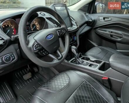 Серый Форд Эскейп, объемом двигателя 2.5 л и пробегом 247 тыс. км за 10300 $, фото 11 на Automoto.ua