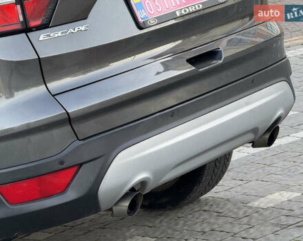 Серый Форд Эскейп, объемом двигателя 1.5 л и пробегом 176 тыс. км за 11999 $, фото 31 на Automoto.ua