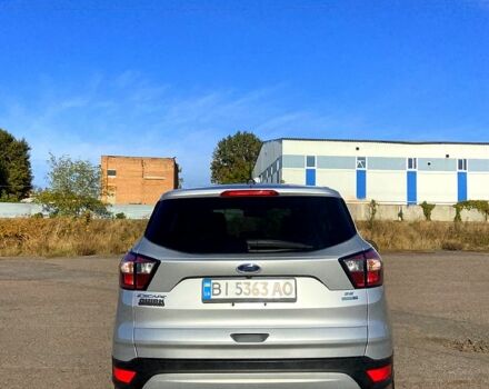 Серый Форд Эскейп, объемом двигателя 1.5 л и пробегом 75 тыс. км за 14600 $, фото 5 на Automoto.ua