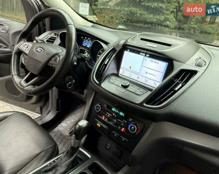 Серый Форд Эскейп, объемом двигателя 1.5 л и пробегом 176 тыс. км за 12850 $, фото 49 на Automoto.ua