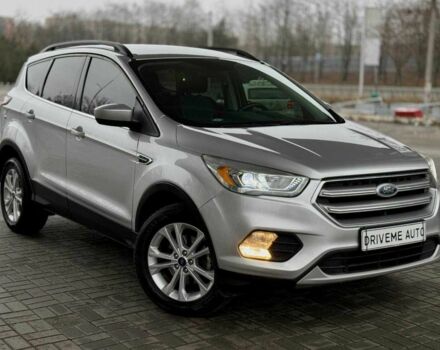 Серый Форд Эскейп, объемом двигателя 1.5 л и пробегом 193 тыс. км за 10999 $, фото 2 на Automoto.ua