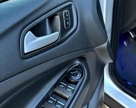 Сірий Форд Ескейп, об'ємом двигуна 1.5 л та пробігом 136 тис. км за 13200 $, фото 15 на Automoto.ua