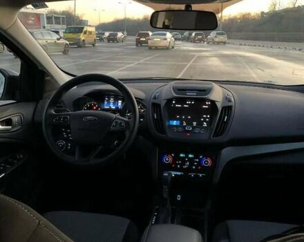 Серый Форд Эскейп, объемом двигателя 2 л и пробегом 80 тыс. км за 12000 $, фото 2 на Automoto.ua