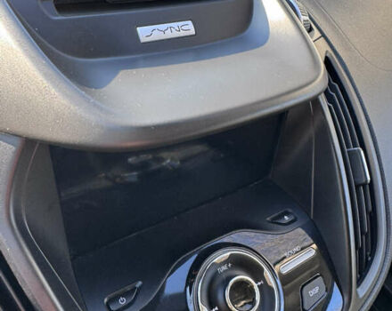 Серый Форд Эскейп, объемом двигателя 2 л и пробегом 249 тыс. км за 13500 $, фото 30 на Automoto.ua