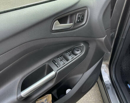 Серый Форд Эскейп, объемом двигателя 2 л и пробегом 86 тыс. км за 16500 $, фото 10 на Automoto.ua