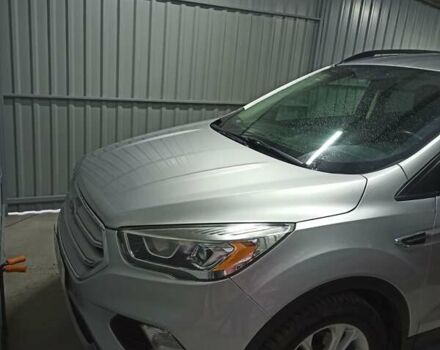 Серый Форд Эскейп, объемом двигателя 1.5 л и пробегом 182 тыс. км за 13800 $, фото 2 на Automoto.ua