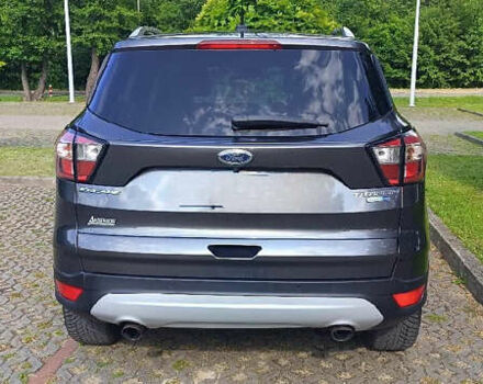 Сірий Форд Ескейп, об'ємом двигуна 2 л та пробігом 106 тис. км за 11500 $, фото 2 на Automoto.ua