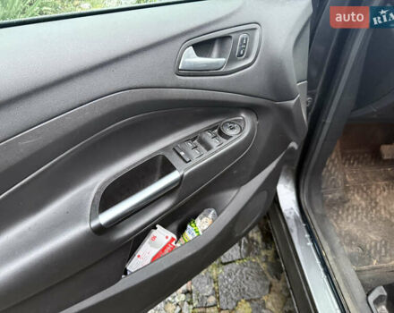 Серый Форд Эскейп, объемом двигателя 1.5 л и пробегом 144 тыс. км за 11500 $, фото 5 на Automoto.ua