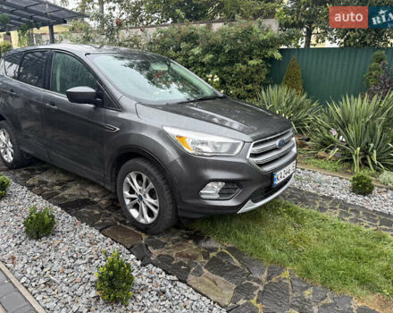 Серый Форд Эскейп, объемом двигателя 1.5 л и пробегом 144 тыс. км за 11500 $, фото 1 на Automoto.ua