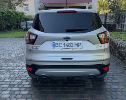 Сірий Форд Ескейп, об'ємом двигуна 2 л та пробігом 138 тис. км за 9600 $, фото 3 на Automoto.ua