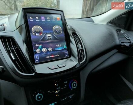 Серый Форд Эскейп, объемом двигателя 2.5 л и пробегом 247 тыс. км за 10300 $, фото 12 на Automoto.ua