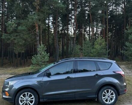Форд Эскейп 2017 в Кременчуге на Automoto.ua Серый Форд Эскейп, объемом двигателя 2.5 л и пробегом 132 тыс. км за 12900 $, фото 3 на Automoto.ua
