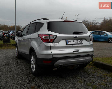 Серый Форд Эскейп, объемом двигателя 2 л и пробегом 33 тыс. км за 15000 $, фото 3 на Automoto.ua