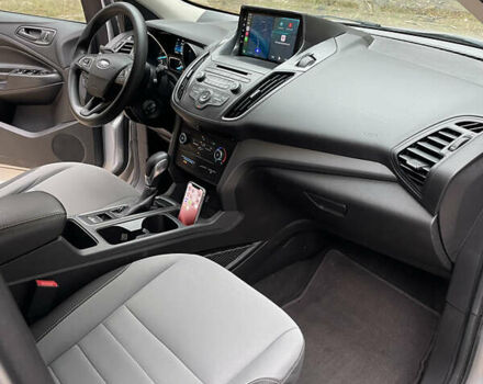 Серый Форд Эскейп, объемом двигателя 2.5 л и пробегом 141 тыс. км за 12500 $, фото 16 на Automoto.ua